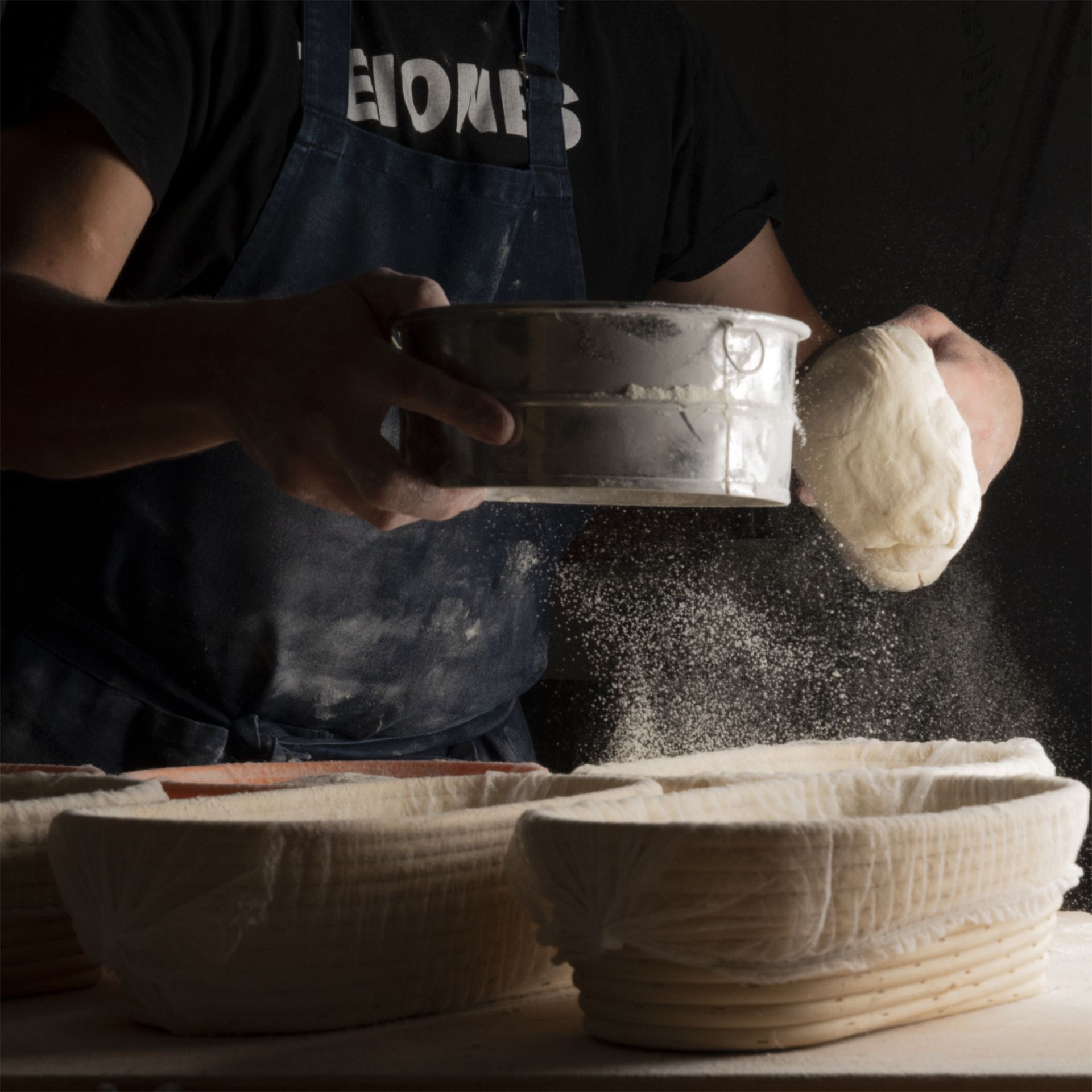 Alg&uacute; treballant al Pastador